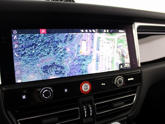 2025 Porsche Macan S photo 16