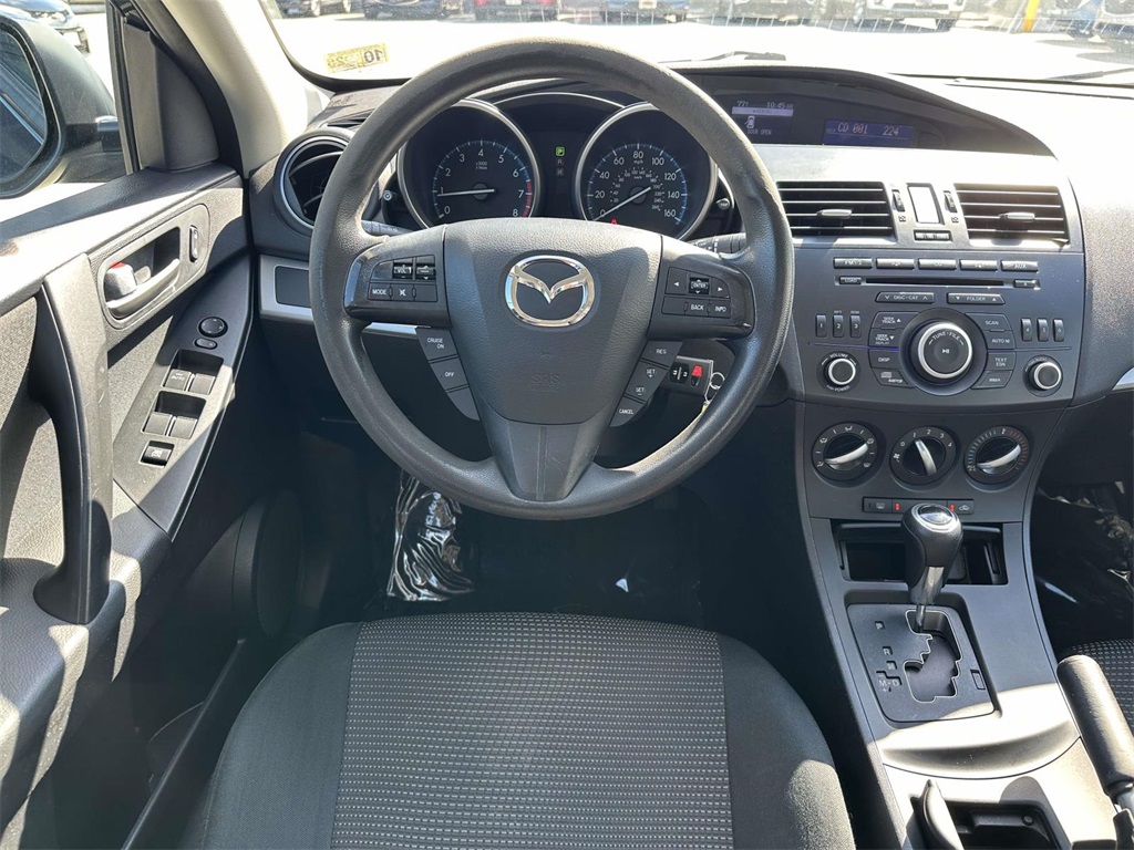 2013 Mazda Mazda3 i Sport photo 16