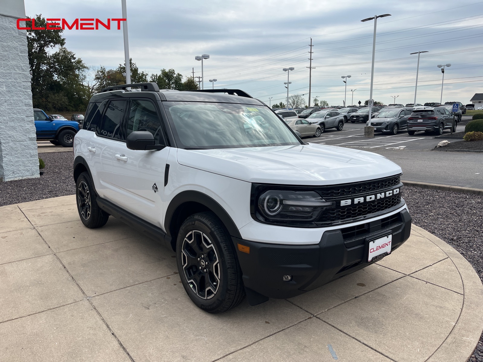 2025 Ford Bronco Sport Outer Banks photo 3