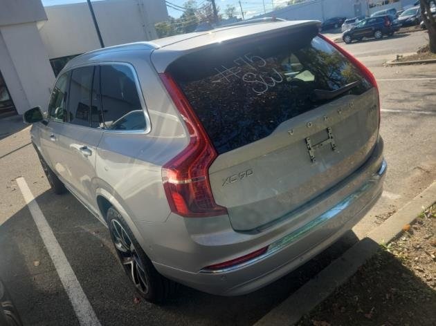 2023 Volvo XC90 Plus photo 3