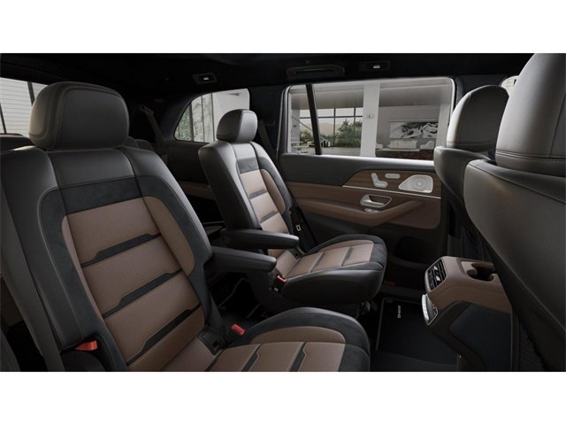 2025 Mercedes Benz GLS AMG 63 4MATIC photo 4