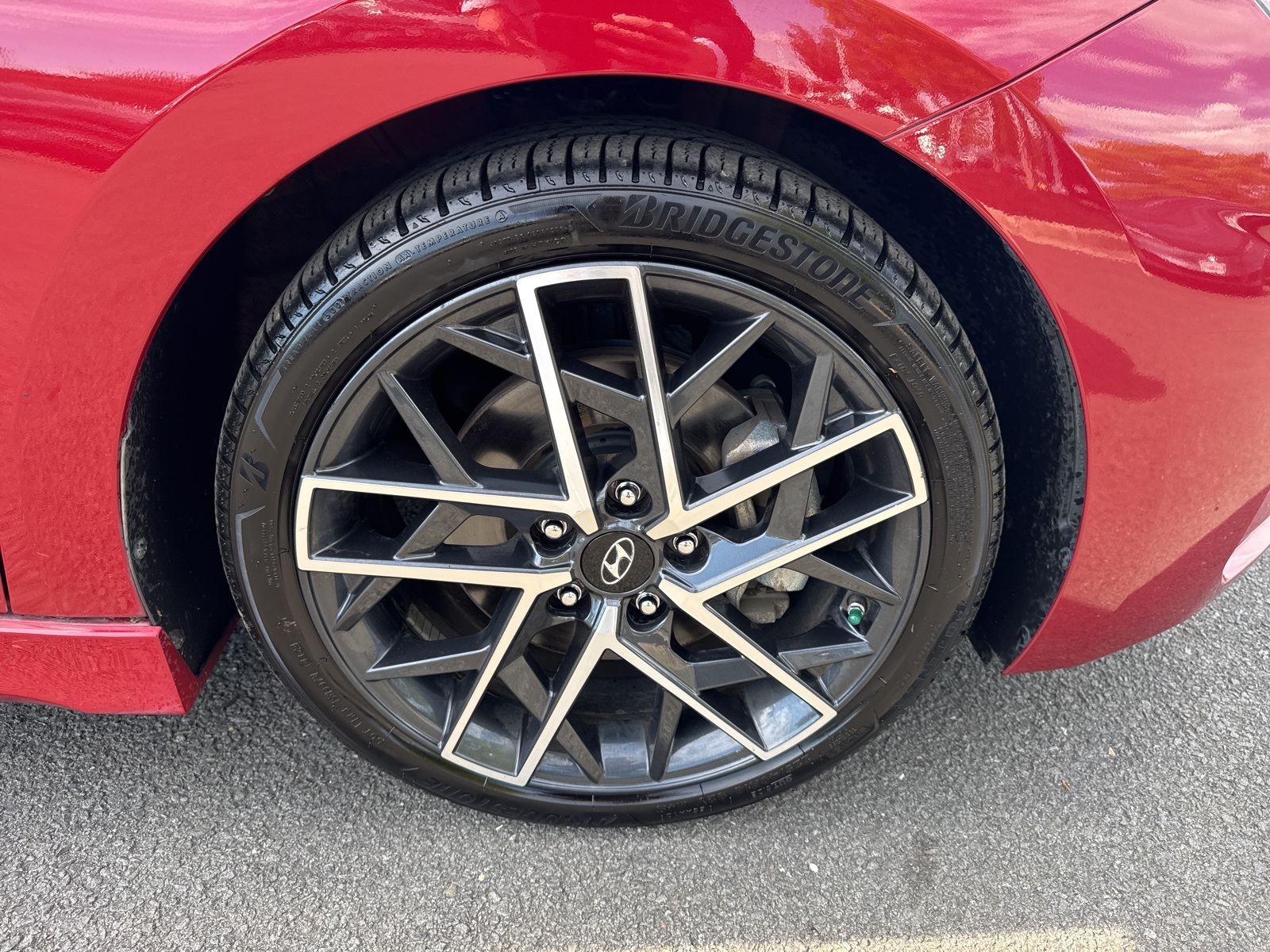 2019 Hyundai Elantra Sport photo 9