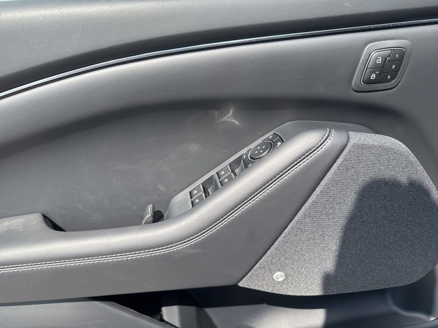2025 Ford Mustang Mach-E Premium photo 26