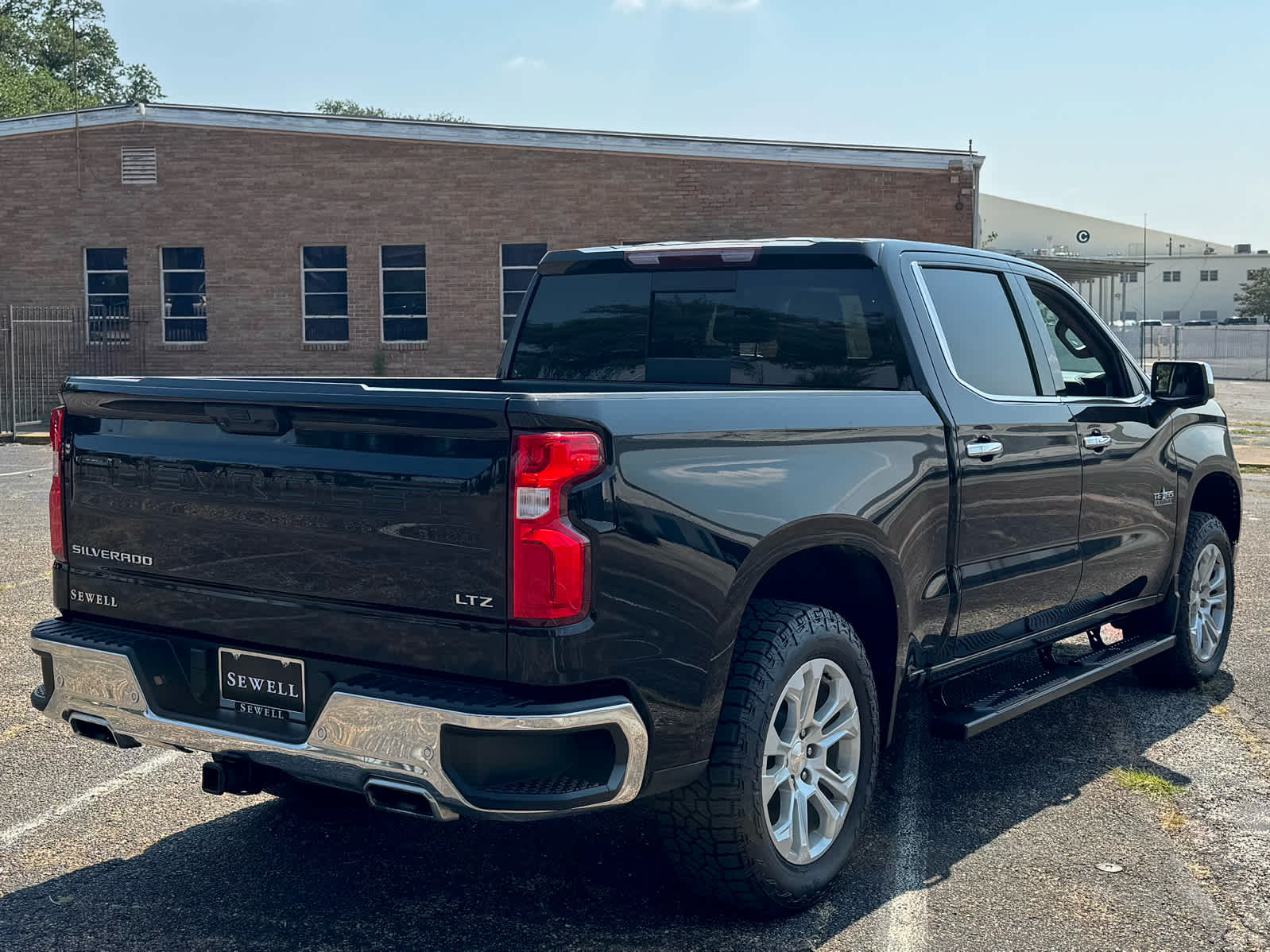 2022 Chevrolet Silverado 1500 LTZ photo 5