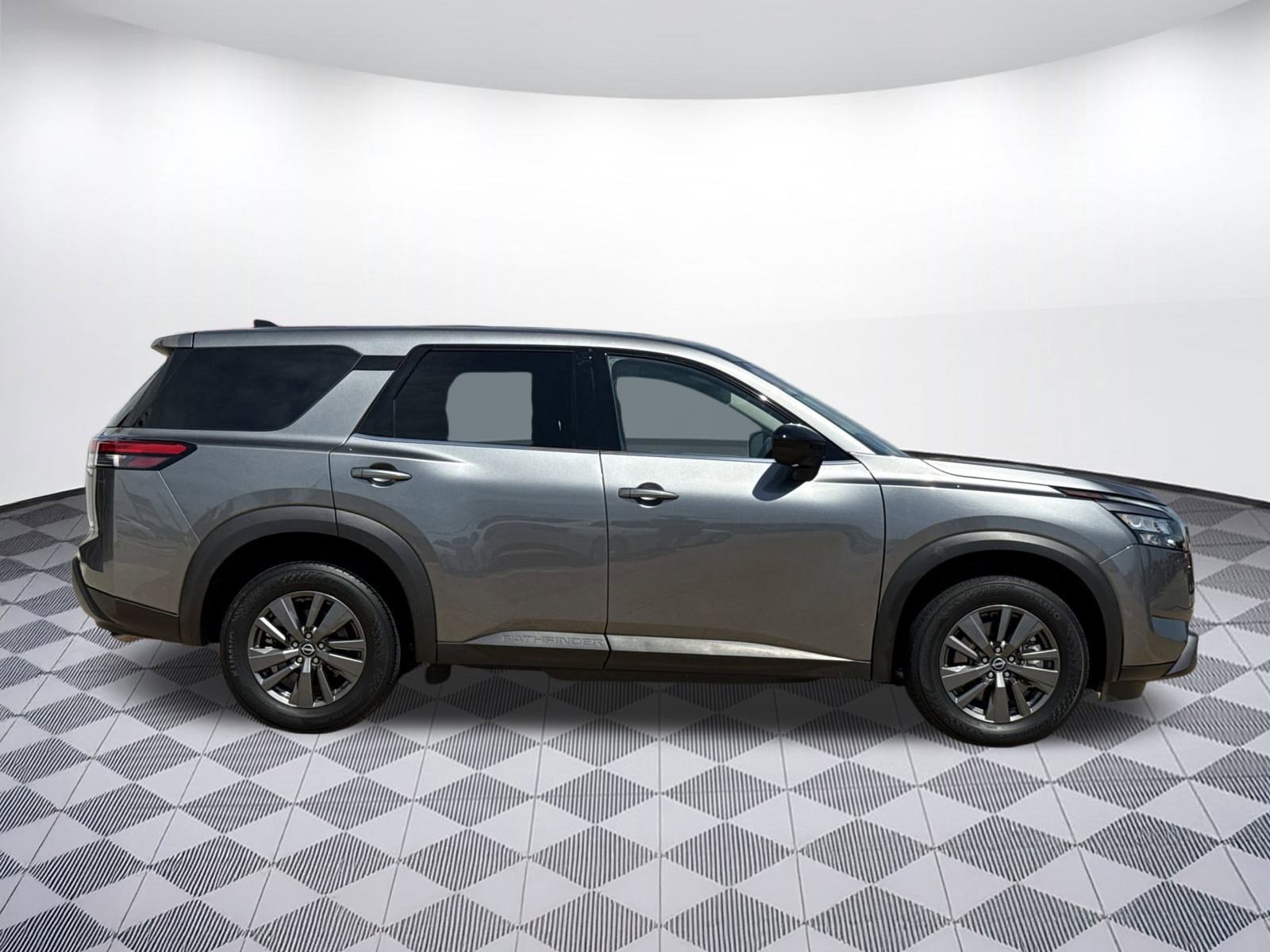 2023 Nissan Pathfinder S photo 8
