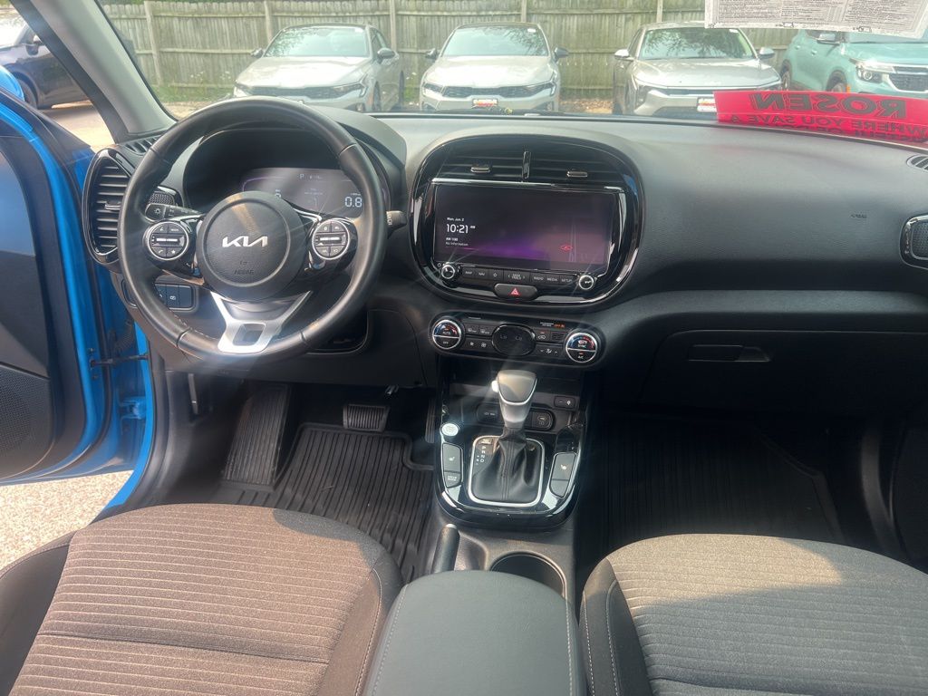 2023 Kia Soul EX photo 18