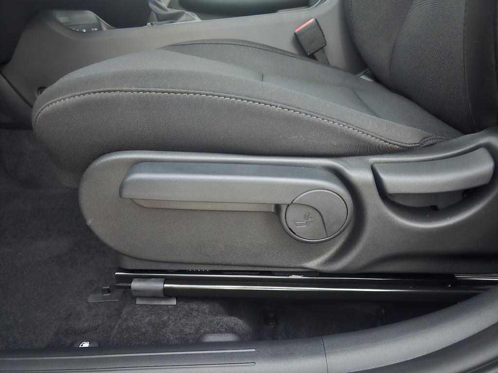 2026 Hyundai Kona SEL photo 14