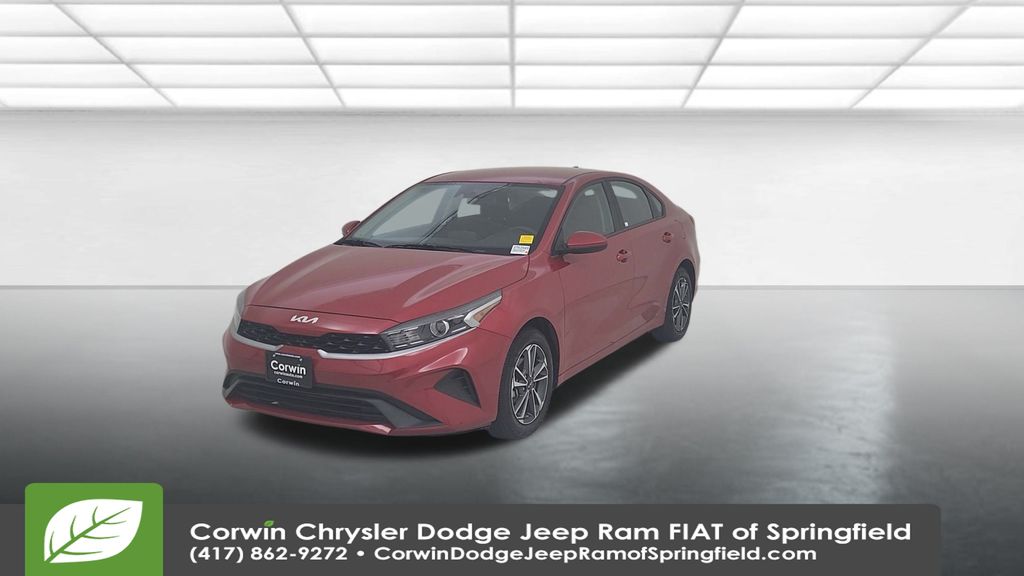 2024 Kia Forte LXS photo 3