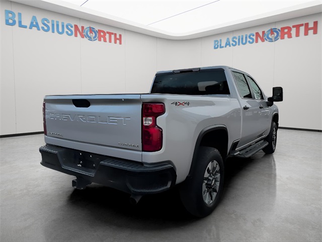 2022 Chevrolet Silverado 2500HD Custom photo 3