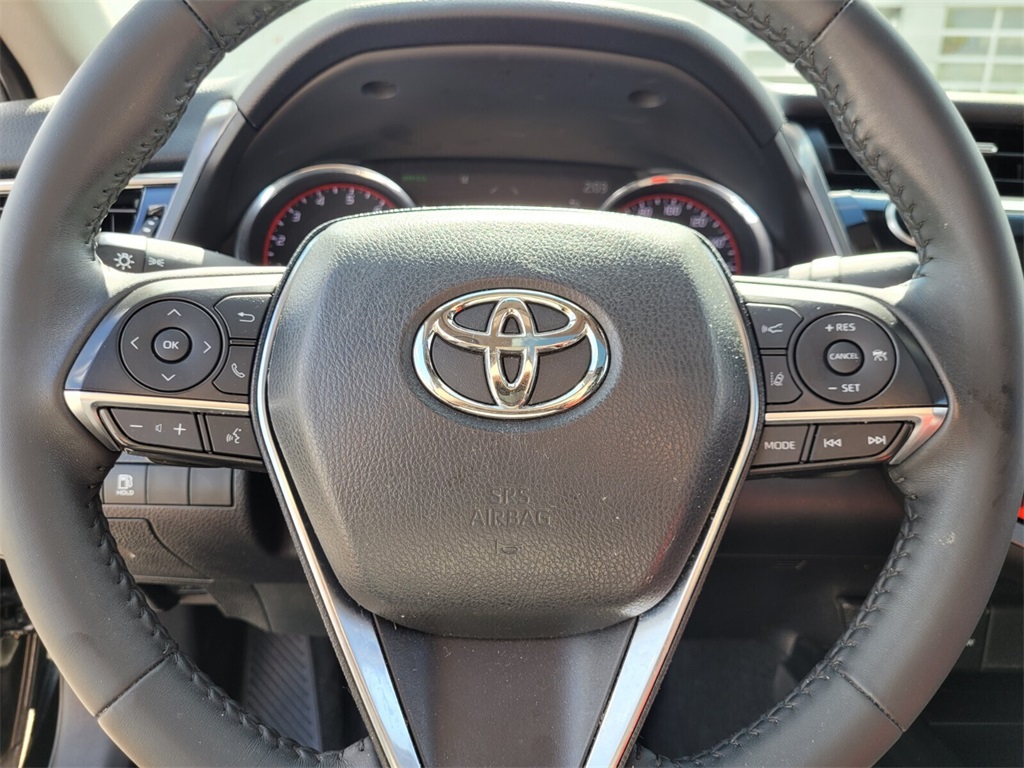 2020 Toyota Camry XSE photo 19
