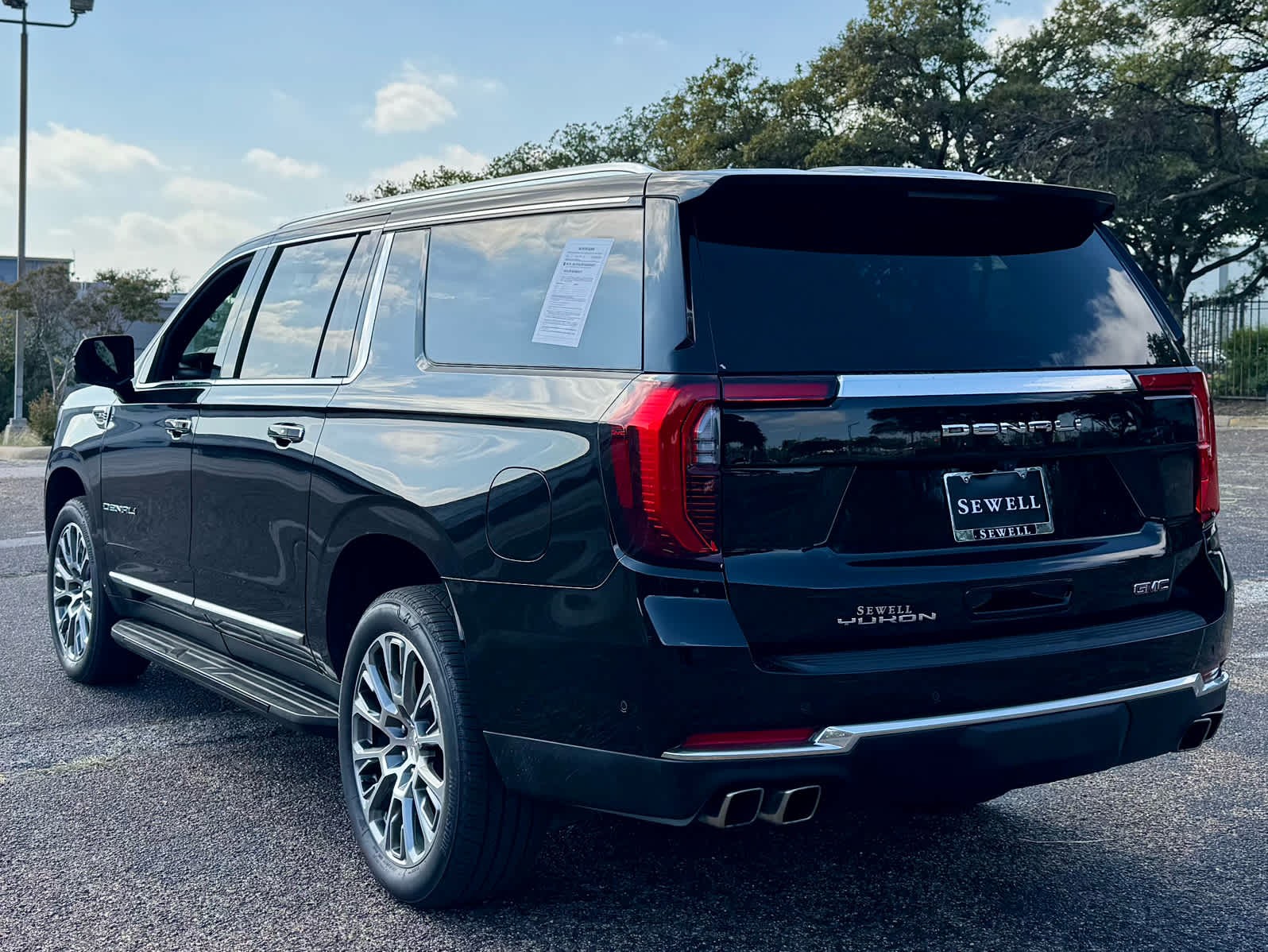 2025 Gmc Yukon XL Denali photo 3