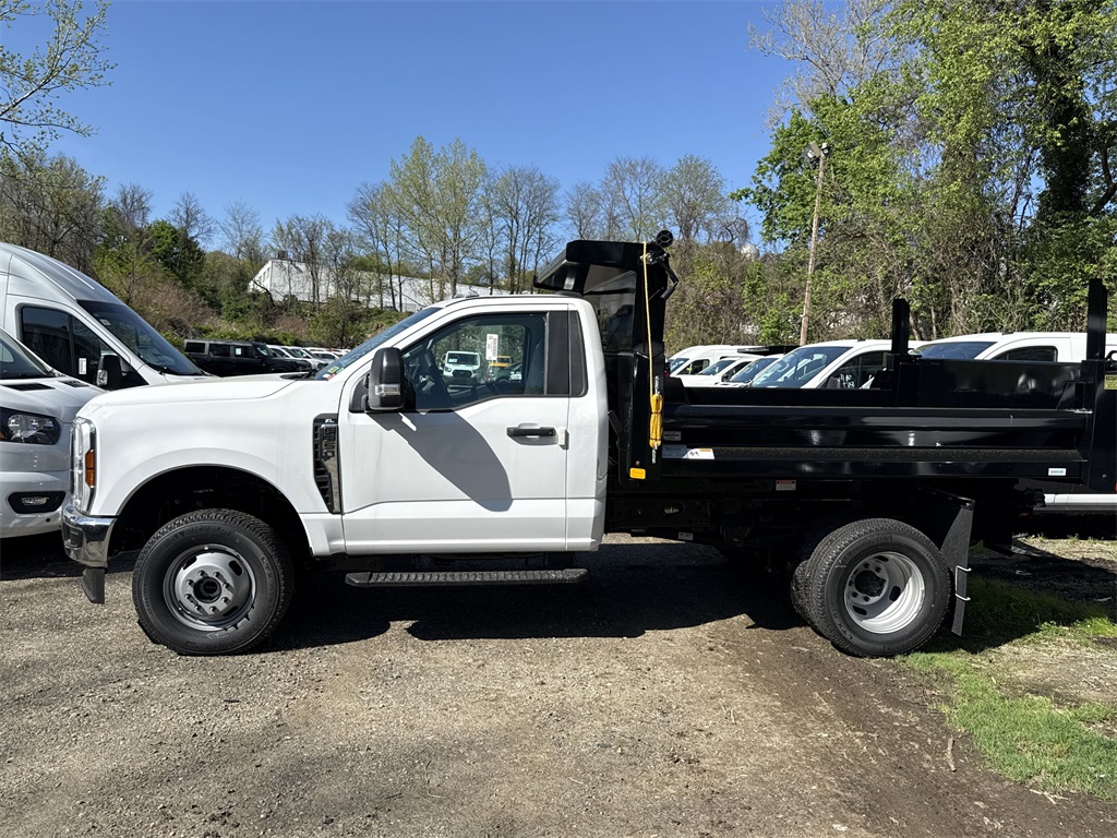 2024 Ford F-350 XL photo 4
