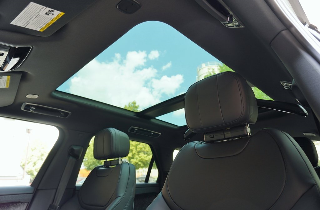 2025 Land Rover Range Rover Sport SE photo 11