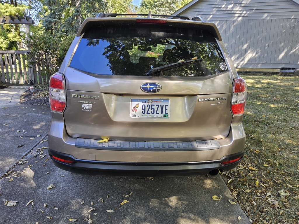 2016 Subaru Forester 2.5i Touring photo 3