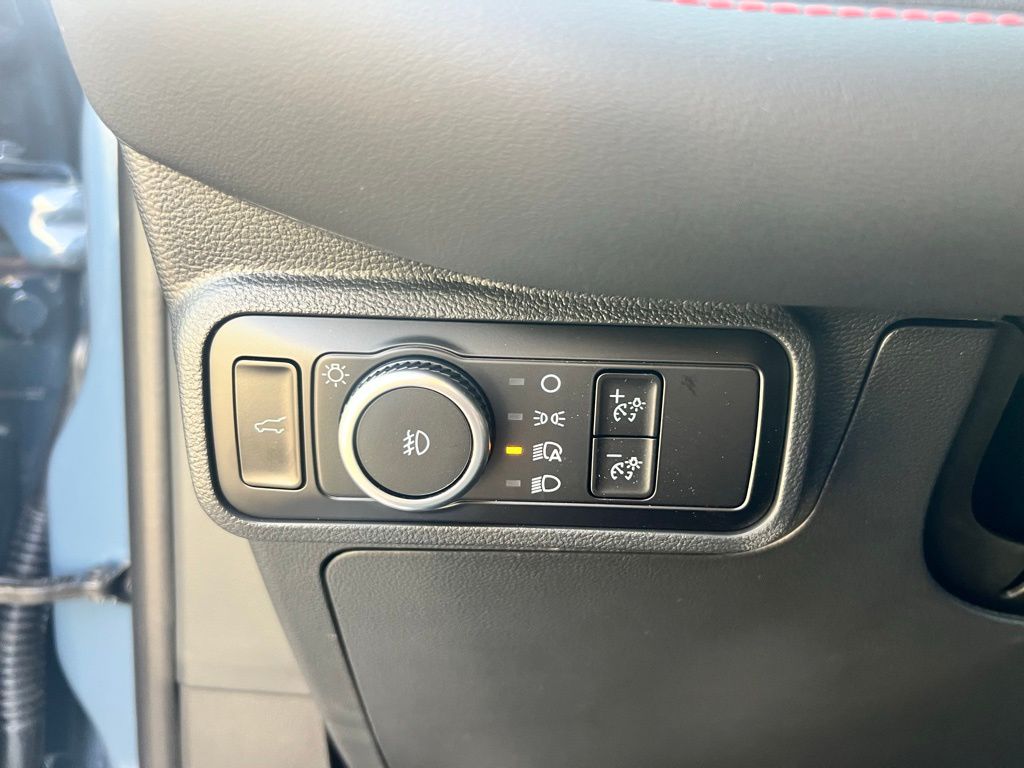 2025 Ford Explorer ST-Line photo 13