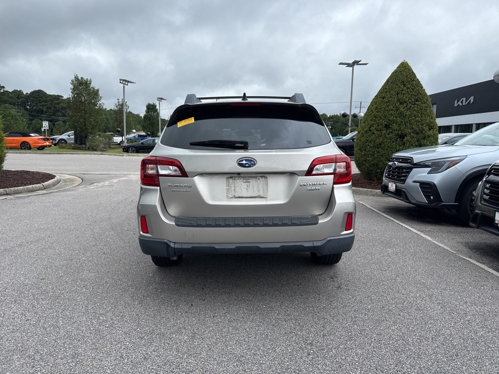 2016 Subaru Outback 3.6R Limited photo 3