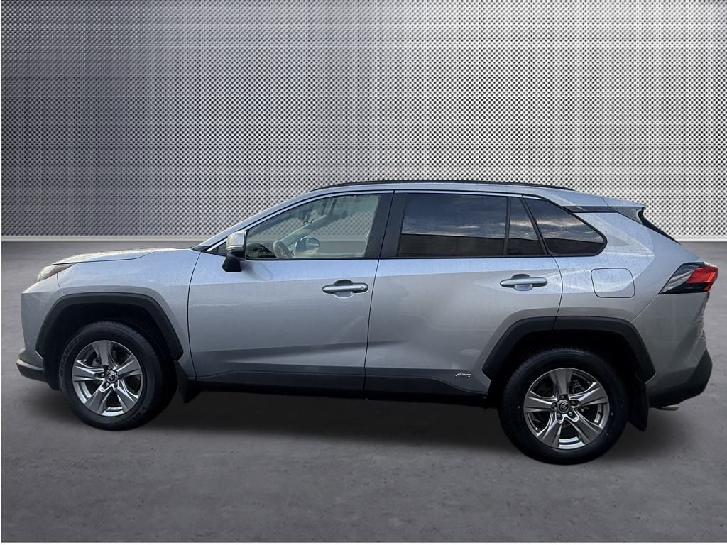 2023 Toyota RAV4 Hybrid XLE photo 2