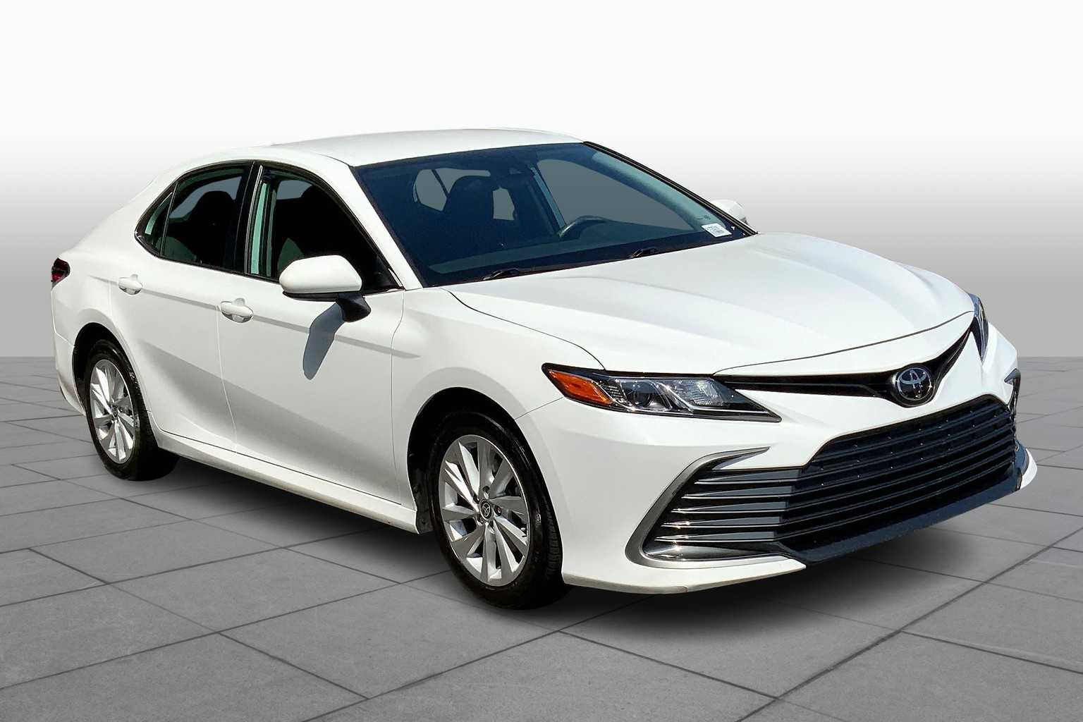 2023 Toyota Camry LE photo 4