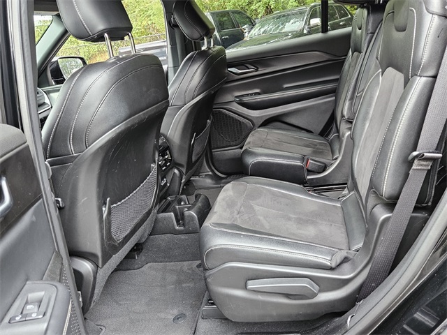 2023 Jeep Grand Cherokee Altitude photo 6
