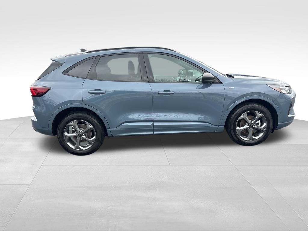 2023 Ford Escape ST-Line photo 6