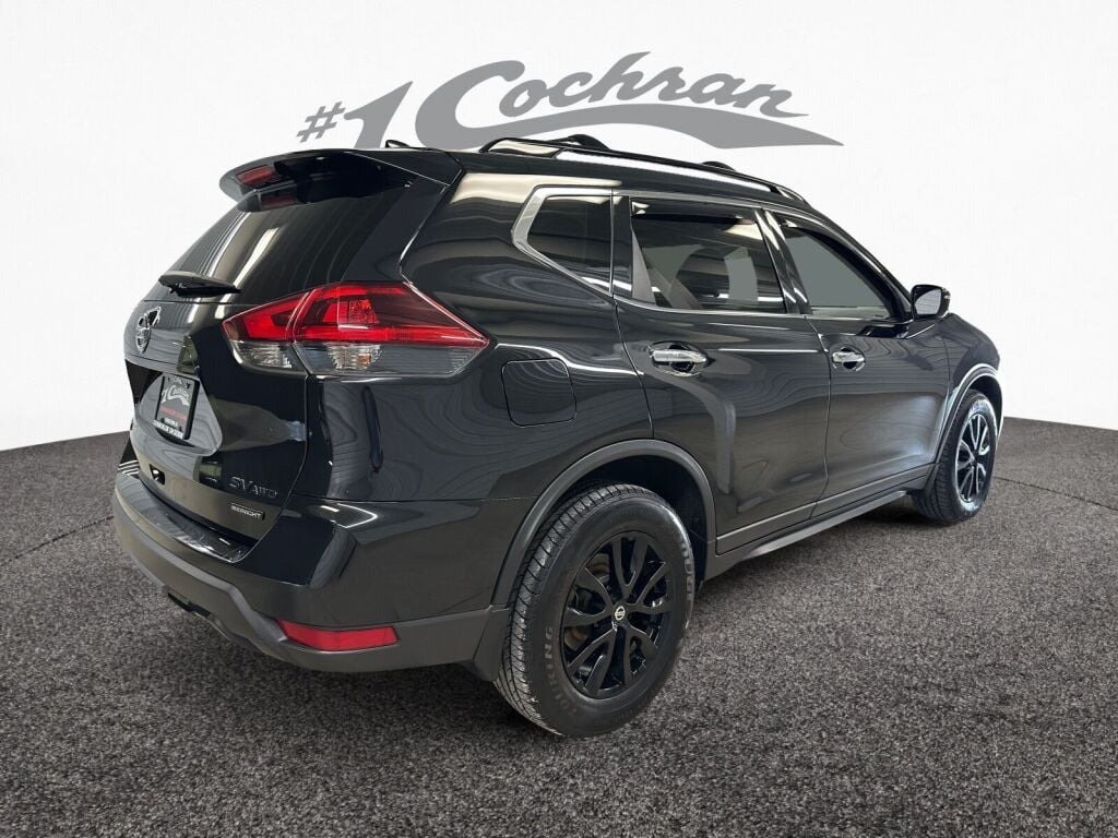 2018 Nissan Rogue SV photo 21