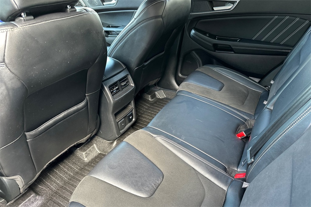 2020 Ford Edge ST photo 11