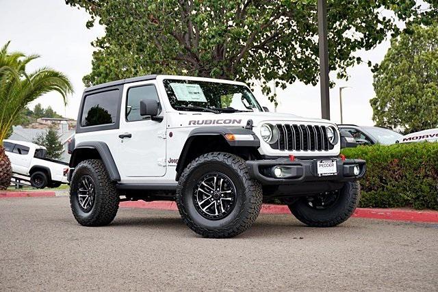 New 2025 Bright White Clear-Coat Exterior Paint Jeep Rubicon image 2