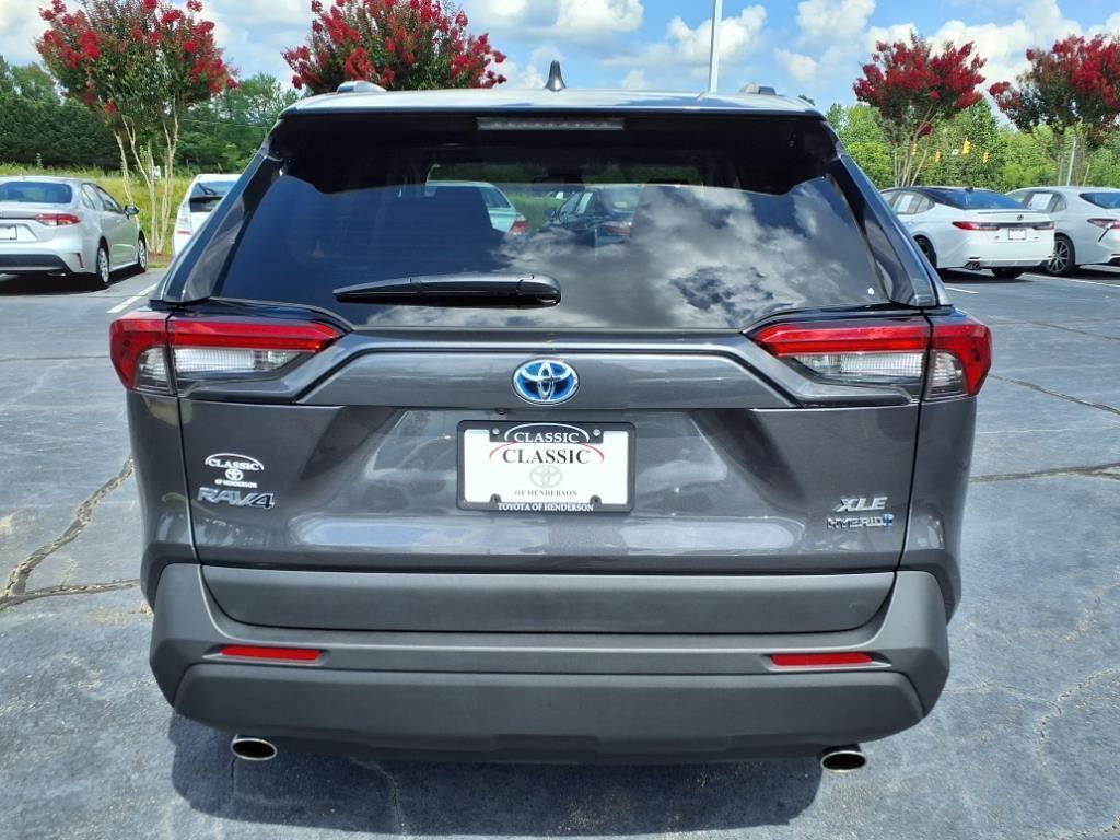 2024 Toyota RAV4 Hybrid XLE photo 4