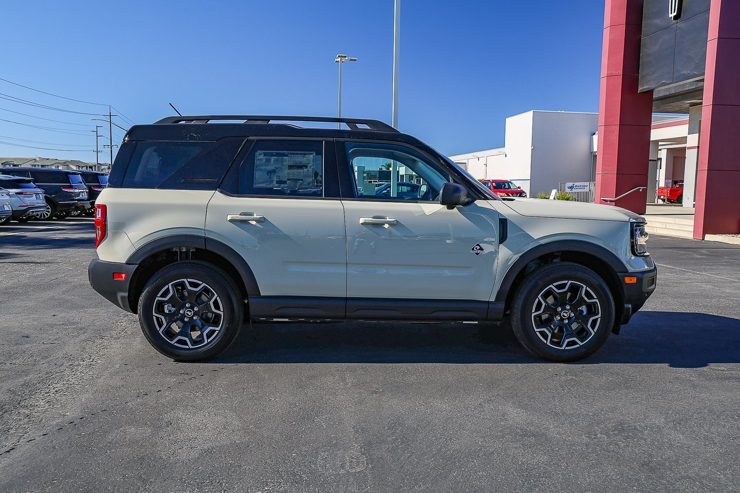 2025 Ford Bronco Sport Outer Banks photo 2