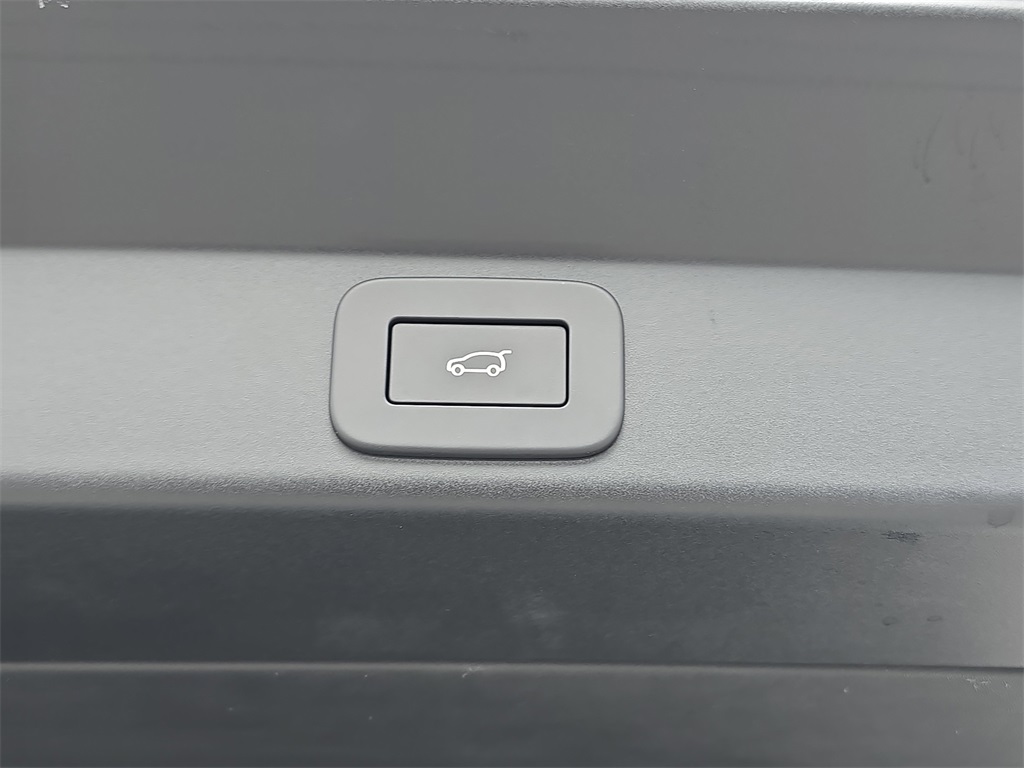 2025 Land Rover Range Rover Sport SE photo 13