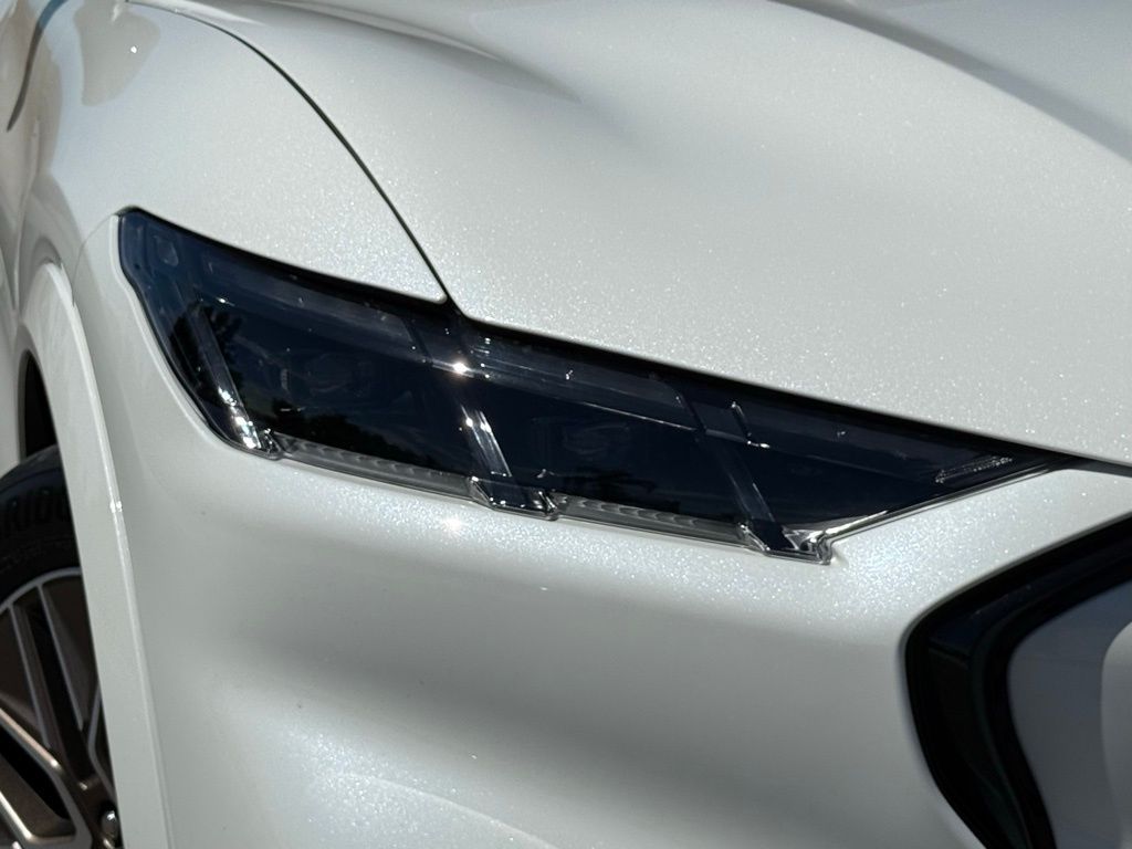 2025 Ford Mustang Mach-E Premium photo 3