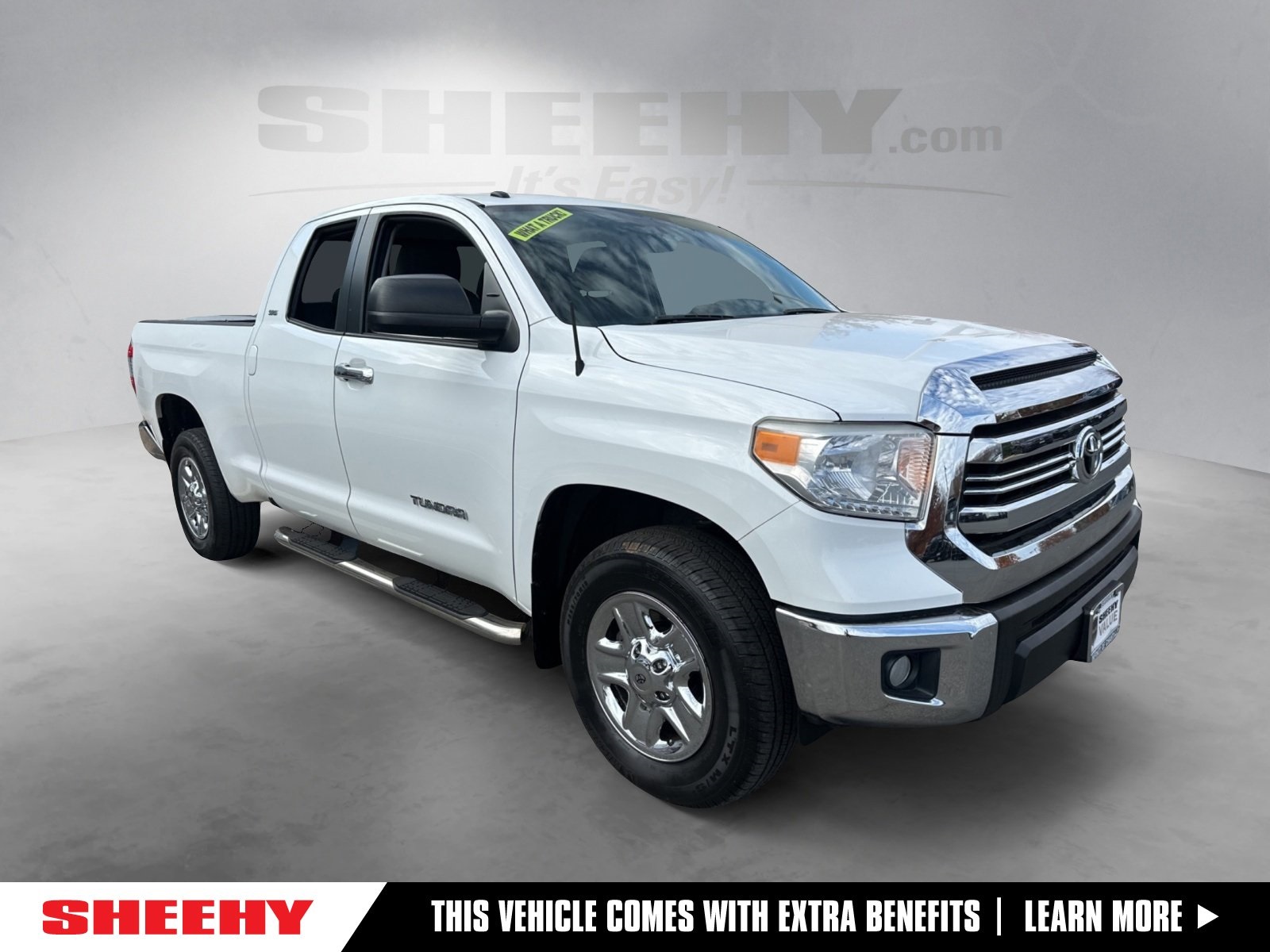 2016 Toyota Tundra SR5's photo