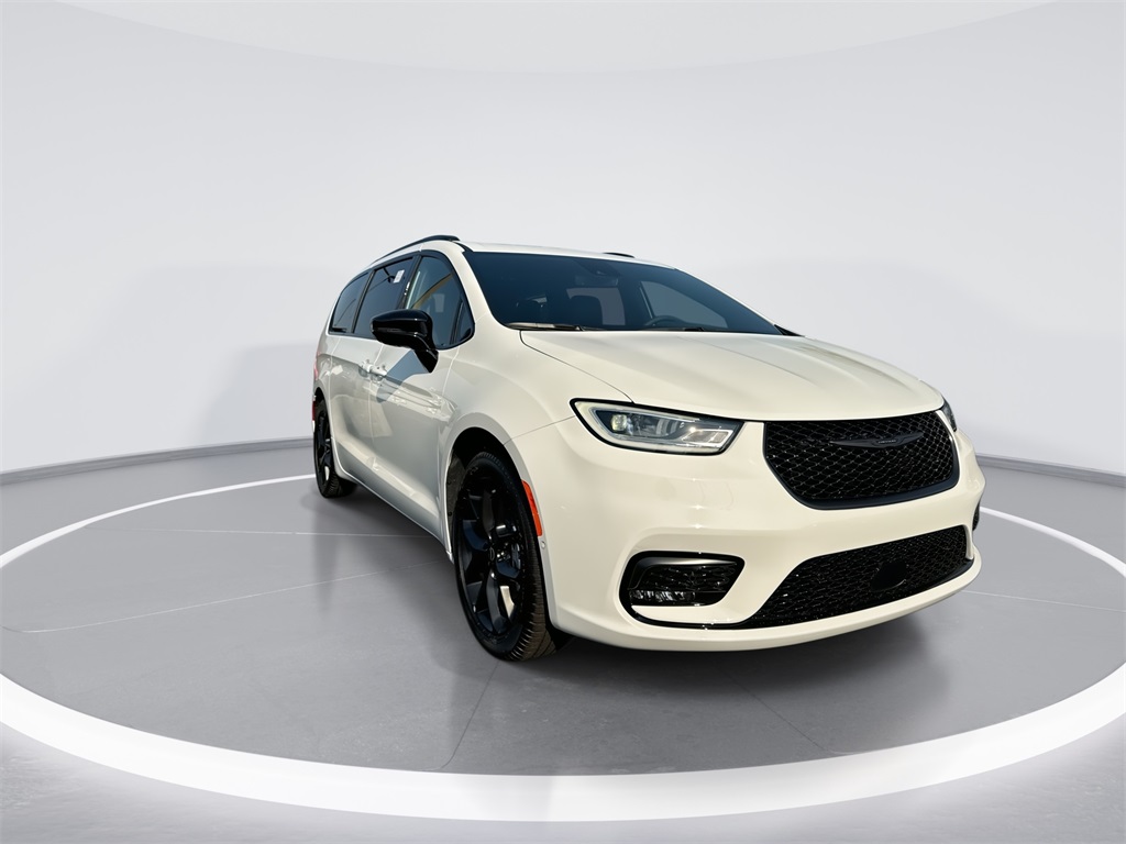 2026 Chrysler Pacifica Limited photo 2