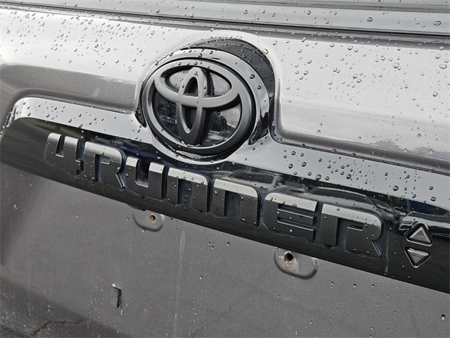 2020 Toyota 4Runner Base photo 14