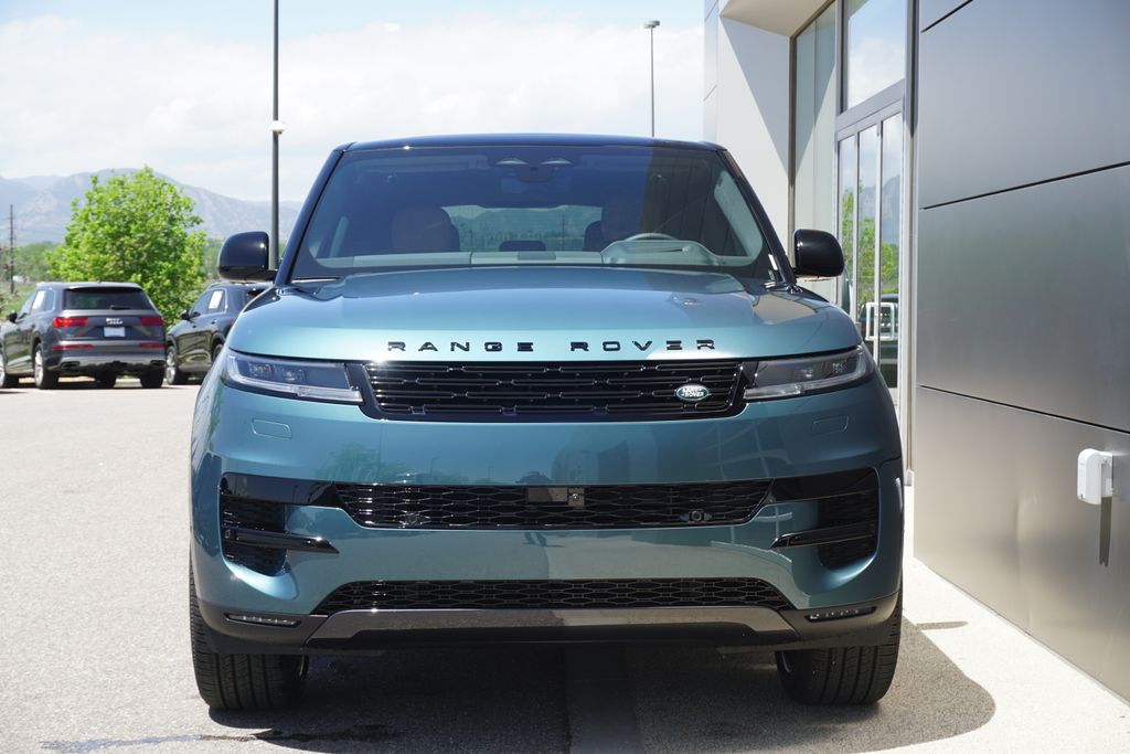 2025 Land Rover Range Rover Sport SE photo 5
