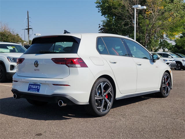 2025 Volkswagen Golf GTI SE photo 3