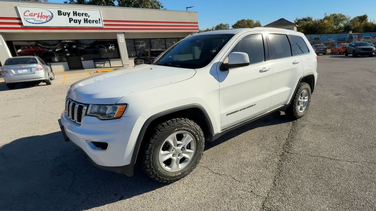 2017 Jeep Grand Cherokee Laredo photo 3
