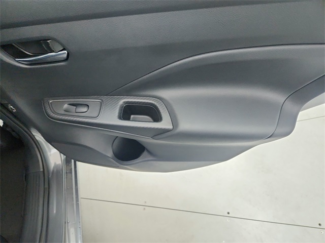 2025 Nissan Versa 1.6 SV photo 33