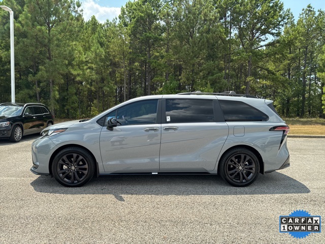 2025 Toyota Sienna XSE photo 4