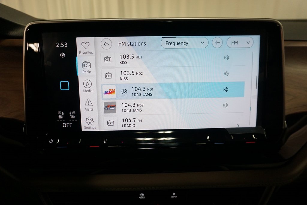 2025 Volkswagen Atlas SE Technology photo 17