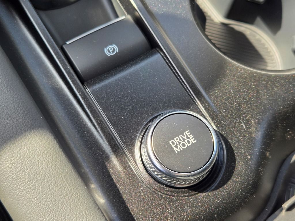 2025 Ford Explorer photo 28