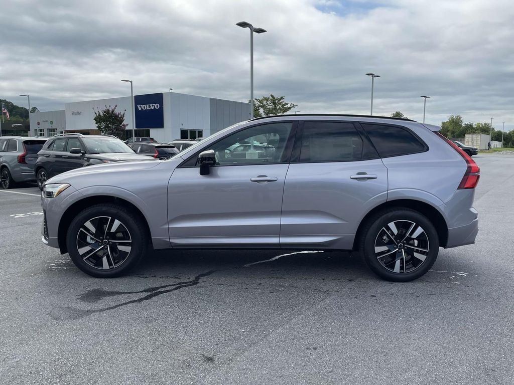 2026 Volvo XC60 B5 Core photo 27