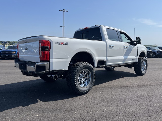 2025 Ford F-350 Lariat photo 3