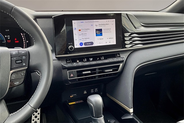 2025 Toyota Camry SE photo 6
