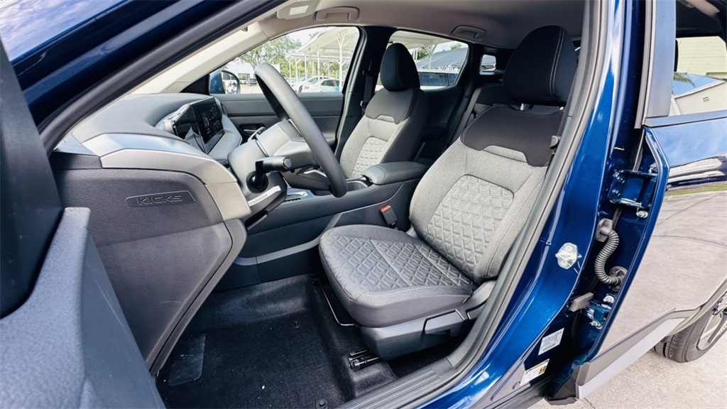 2026 Nissan Kicks SV photo 24