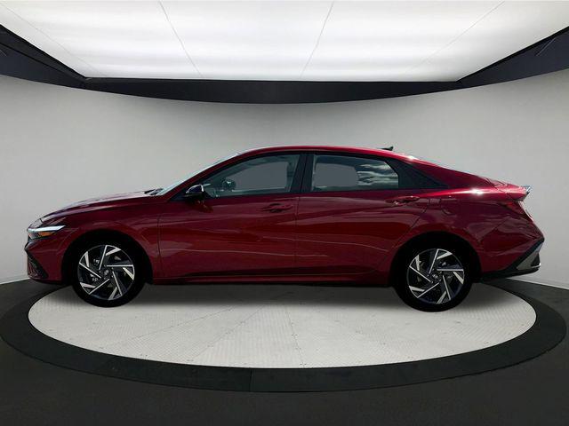 2025 Hyundai Elantra SEL Sport photo 3