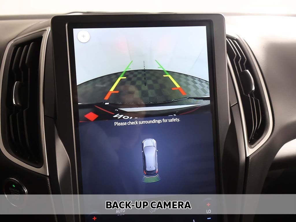 2024 Ford Edge SEL photo 2