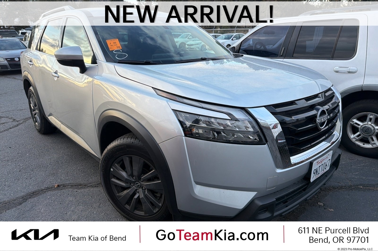 2024 Nissan Pathfinder SV's photo