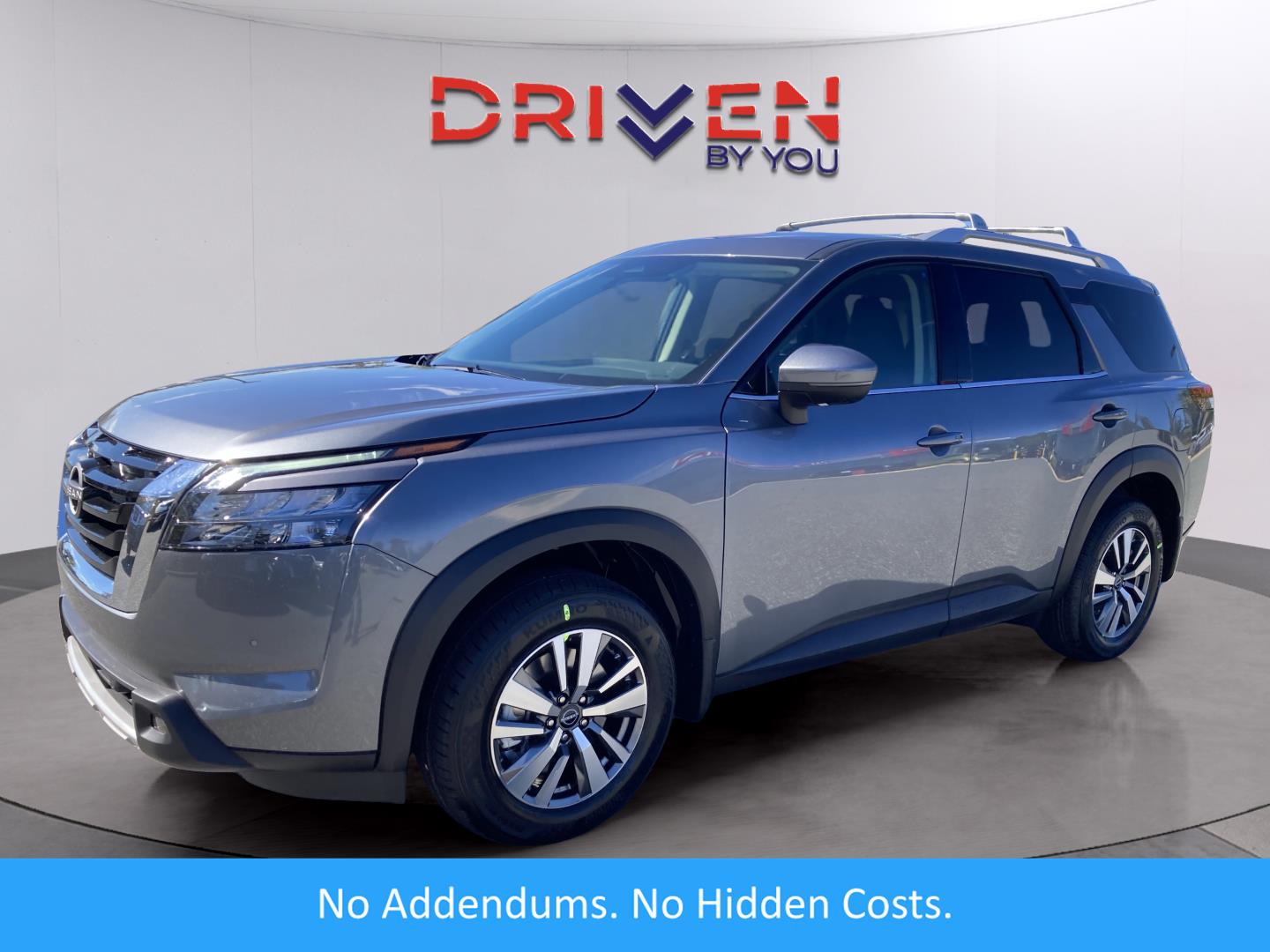 2025 Nissan Pathfinder SL's photo