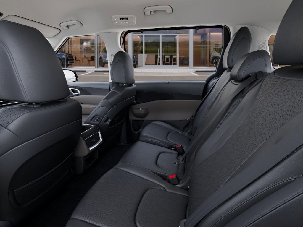2026 Kia Carnival EX photo 7